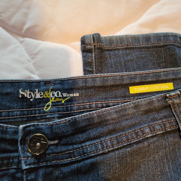 Plus Size Women's Jeans 24W Petite - Picture 5 of 6